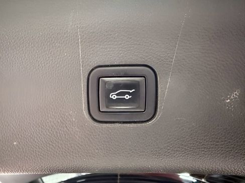 Used 2022 Buick Enclave Premium w/ Experience Buick Package AWD/4WD image 37
