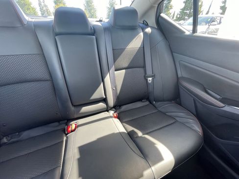 Used 2025 Nissan Altima 2.5 SR image 32