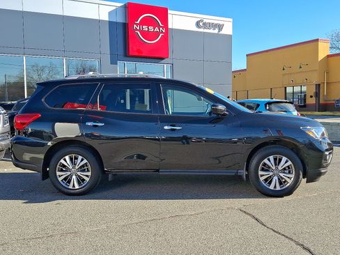 Used 2020 Nissan Pathfinder S image 7