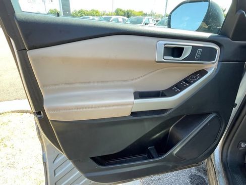 Used 2023 Ford Explorer XLT w/ Equipment Group 202A RWD image 11