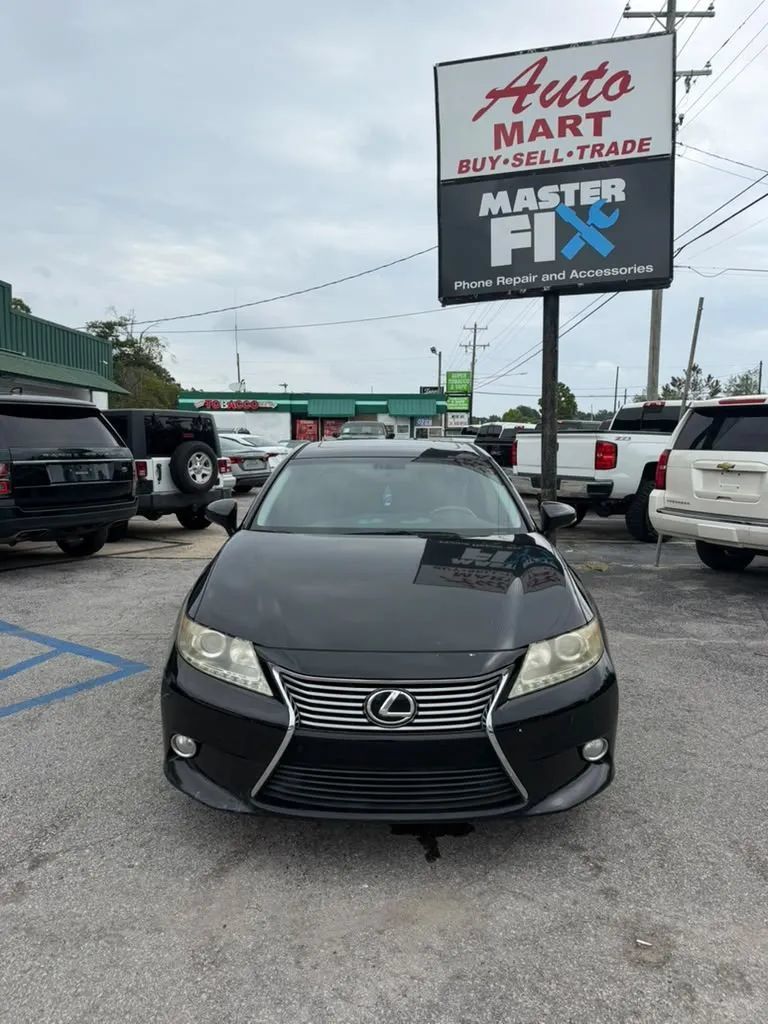 Used 2013 Lexus ES 350 w/ Luxury Pkg FWD image 2