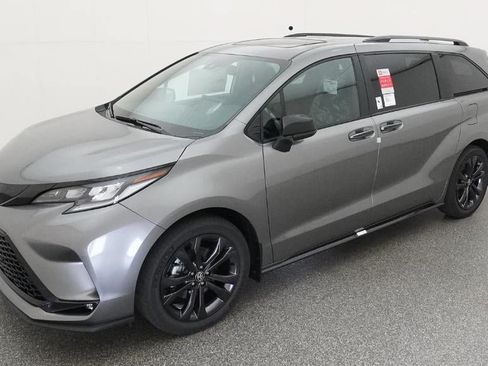 New 2026 Toyota Sienna XSE FWD image 1