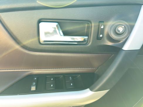 Used 2013 Ford Edge Limited image 11