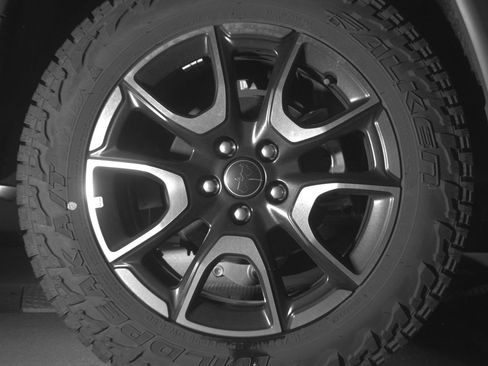 Used 2025 Jeep Compass Trailhawk AWD/4WD image 15