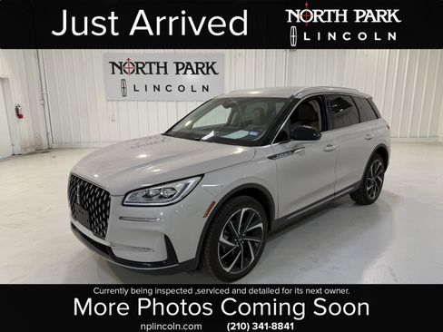 Used 2024 Lincoln Corsair Reserve image 1