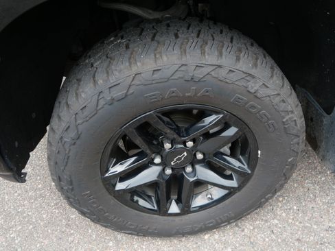 Used 2019 Chevrolet Silverado 1500 LT Trail Boss w/ Convenience Package AWD/4WD image 16