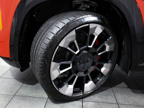 Used 2023 BMW XM image 7