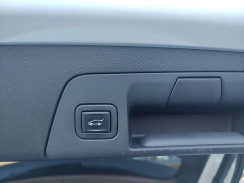 Used 2021 Buick Envision Essence w/ Sport Touring Package image 10