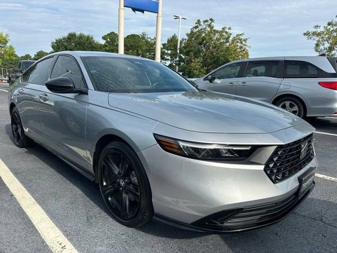 Used 2024 Honda Accord Sport image 2