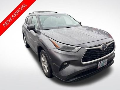 Used 2024 Toyota Highlander LE