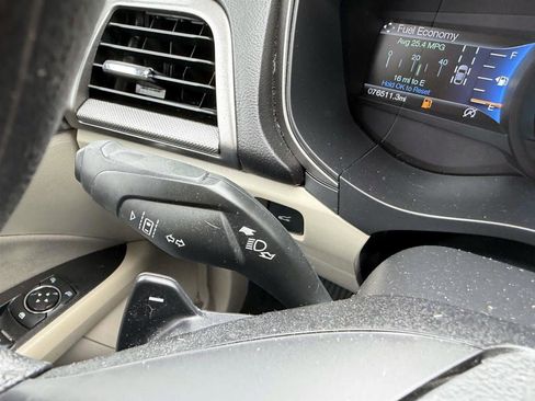 Used 2018 Ford Fusion SE image 28
