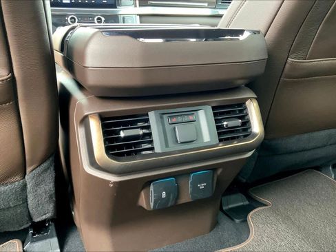 Used 2025 Ford F150 King Ranch w/ FX4 Off-Road Package image 35