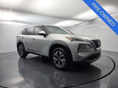 Used 2023 Nissan Rogue SV image 1