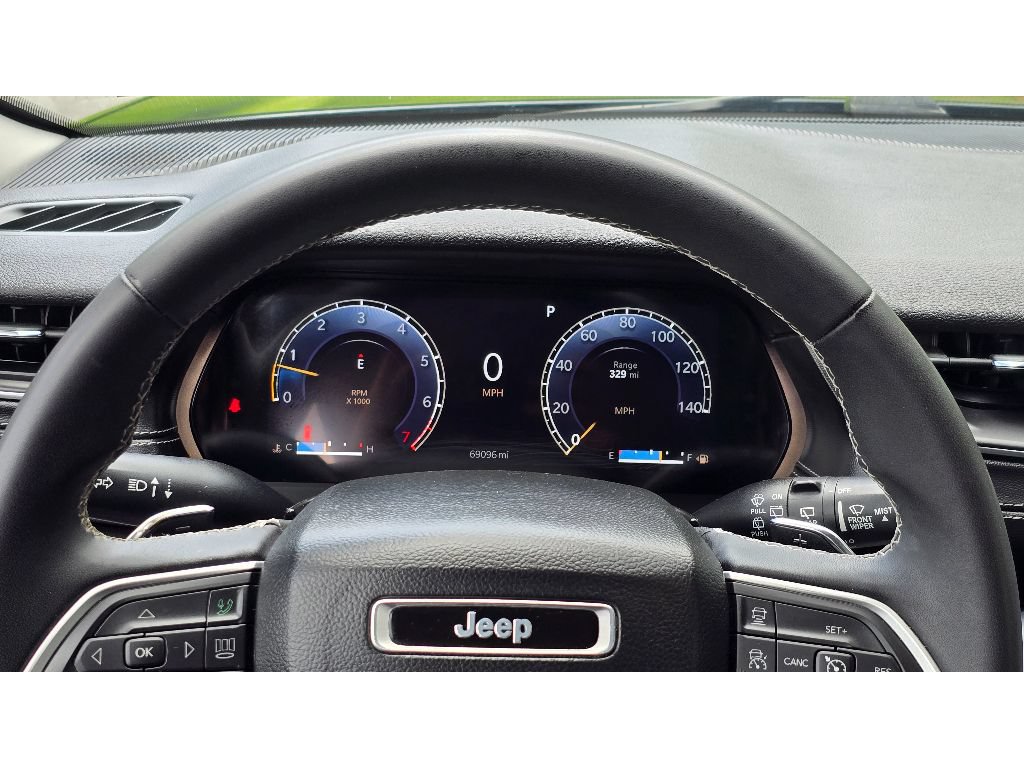 Used 2023 Jeep Grand Cherokee L Laredo AWD/4WD image 14