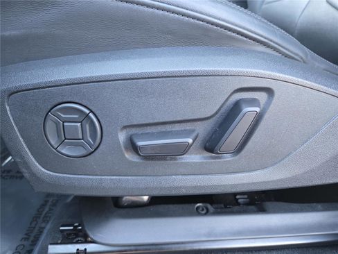 Used 2025 Audi Q3 2.0T Premium image 15