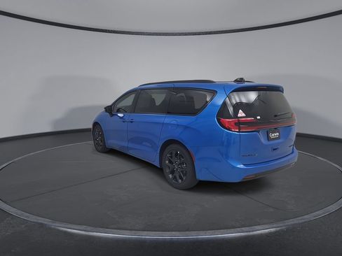 New 2026 Chrysler Pacifica Limited w/ S Appearance Package image 11
