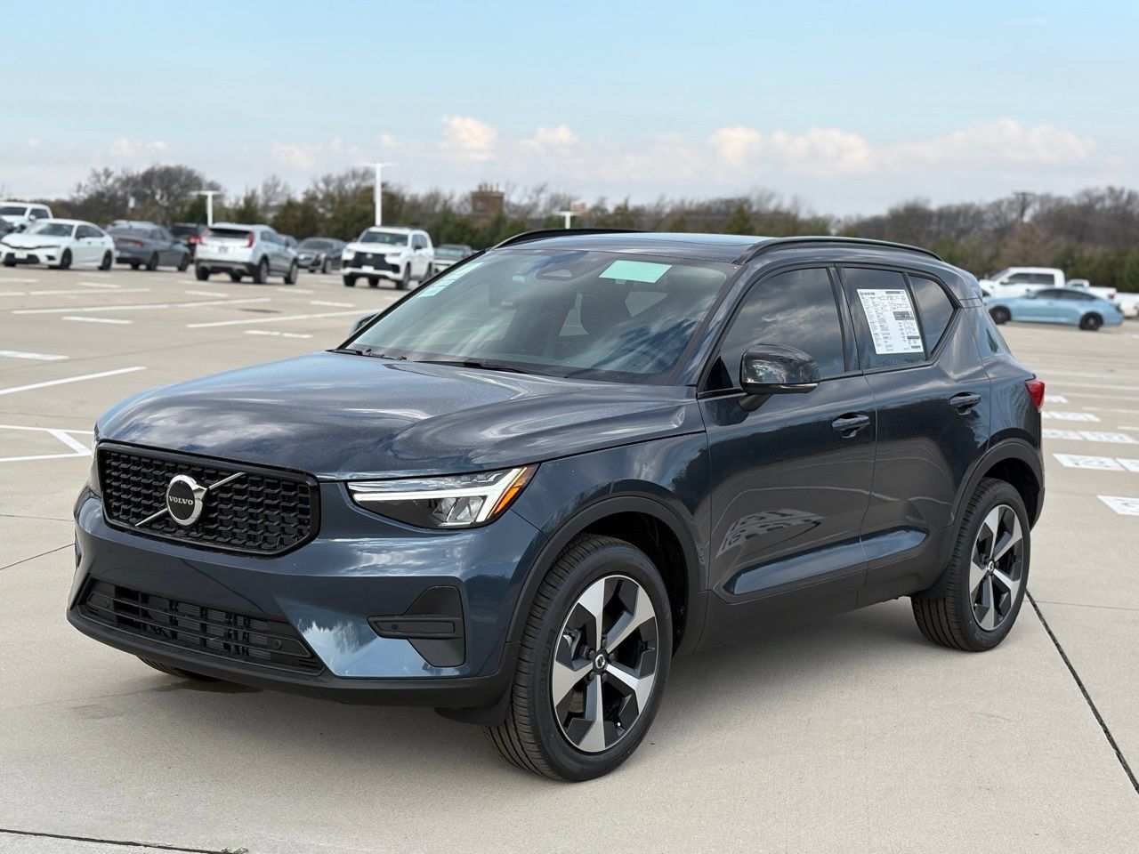 New 2026 Volvo XC40 B5 Core w/ Climate Package AWD/4WD image 3