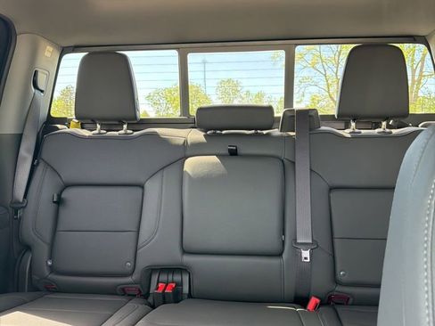 New 2026 GMC Sierra 2500 SLT w/ SLT Premium Package AWD/4WD image 17