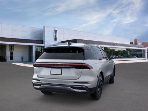 New 2026 Lincoln Nautilus Reserve AWD/4WD image 9