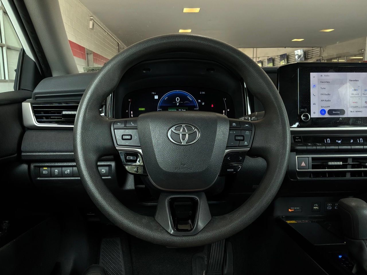Used 2025 Toyota Camry LE FWD image 34