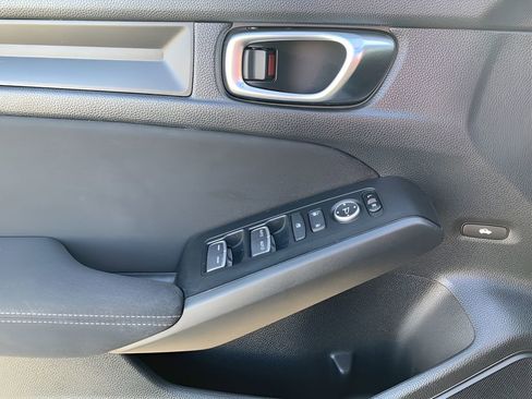 Used 2025 Honda Civic Sport image 10