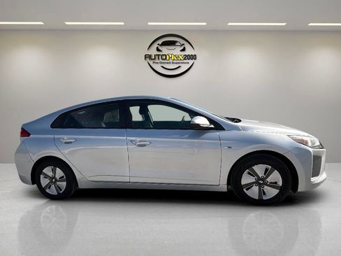 Used 2018 Hyundai Ioniq Blue FWD image 5