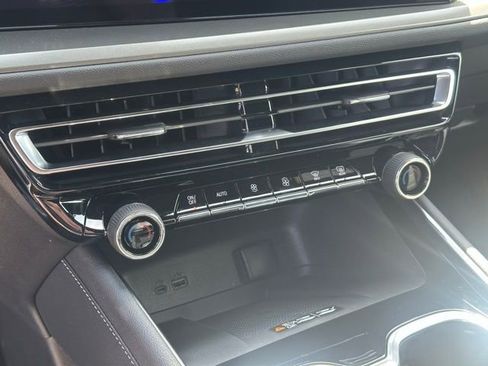 New 2026 Chevrolet Traverse LT w/ Midnight/Sport Edition AWD/4WD image 10