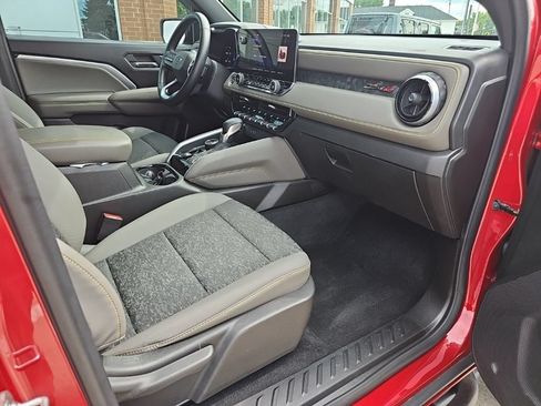 Used 2024 Chevrolet Colorado ZR2 AWD/4WD image 30