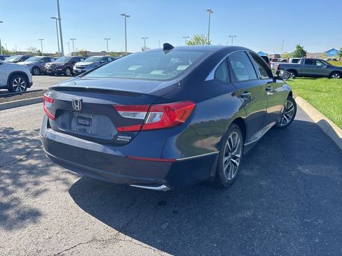 Used 2018 Honda Accord Touring image 11
