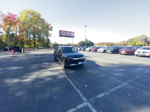 Used 2025 Chevrolet TrailBlazer LT image 14