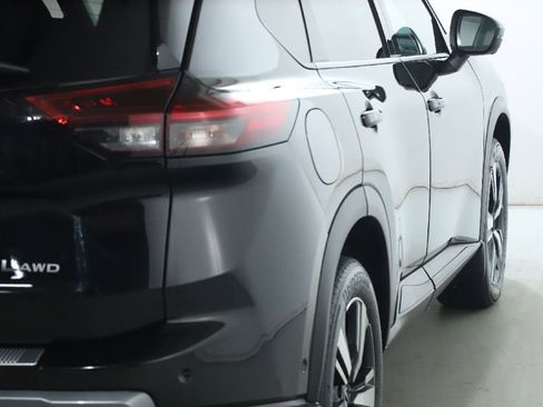 Certified 2024 Nissan Rogue SL image 46