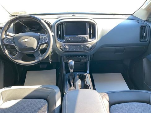 Used 2022 Chevrolet Colorado Z71 AWD/4WD image 16