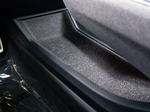 Certified 2025 Cadillac Optiq Sport 2 w/ LPO, Floor Liner Package AWD/4WD image 24