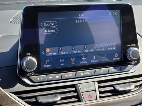 Used 2025 Nissan Altima 2.5 SV FWD image 23