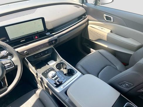 New 2026 Kia Carnival EX FWD image 23