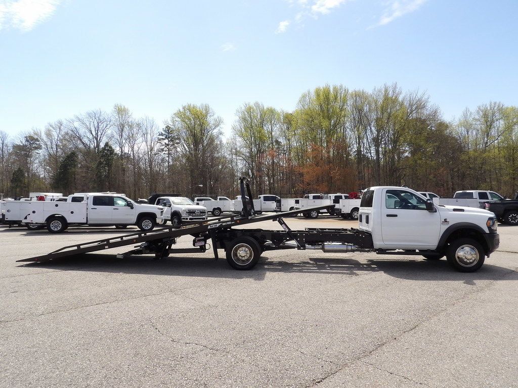 Used 2024 RAM 4500 Tradesman RWD image 21