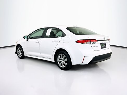 Used 2025 Toyota Corolla LE FWD image 5