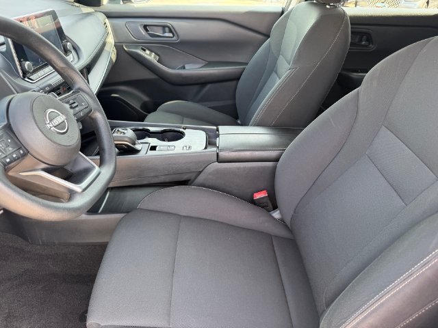 Used 2024 Nissan Rogue S FWD image 9
