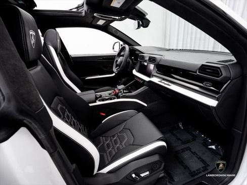 Used 2026 Lamborghini Urus SE AWD/4WD image 42