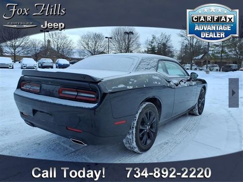Used 2023 Dodge Challenger SXT w/ Blacktop Package image 9