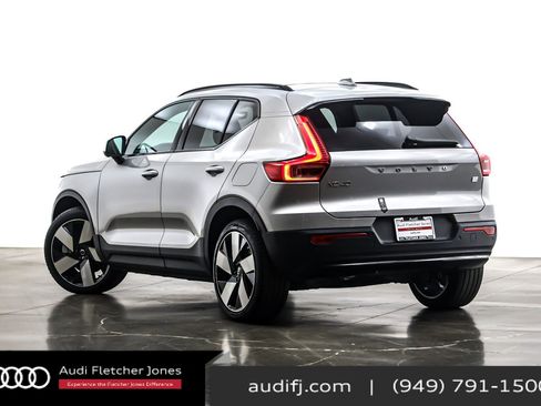 Used 2024 Volvo XC40 Recharge Ultimate image 11