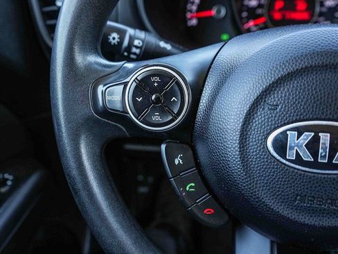 Used 2014 Kia Soul FWD image 22