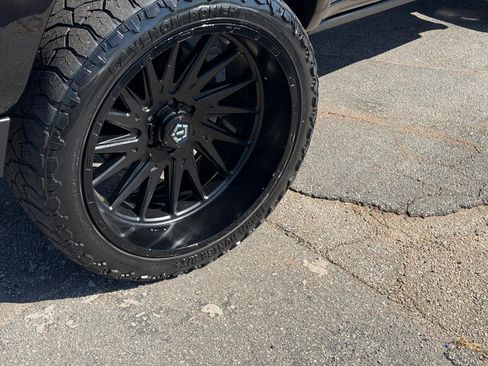 Used 2019 RAM 1500 Laramie RWD image 6