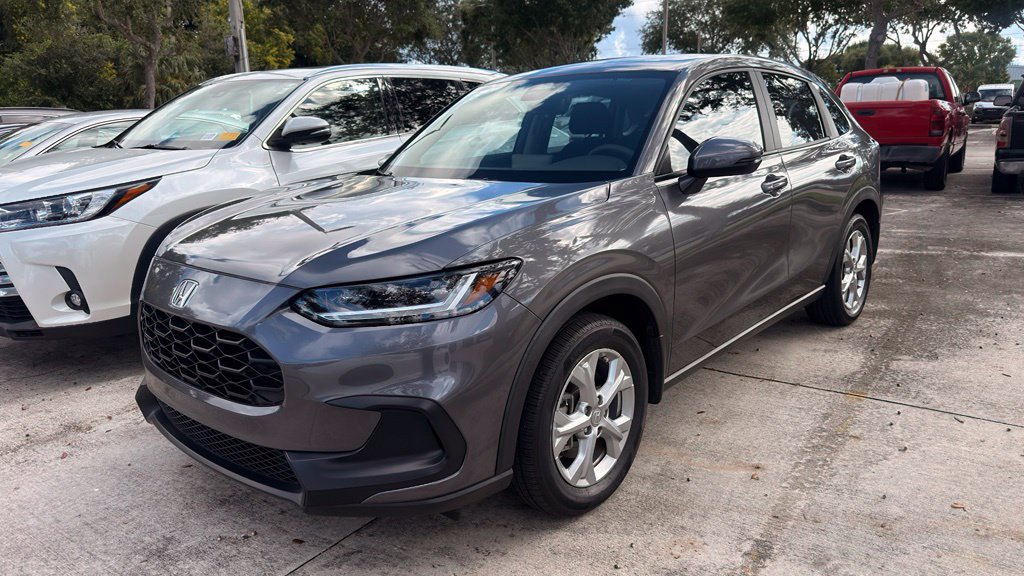 Used 2025 Honda HR-V LX image 2