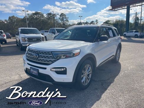 Used 2022 Ford Explorer Limited image 3