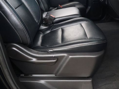 Used 2020 Chevrolet Silverado 1500 LT w/ Texas Edition AWD/4WD image 19