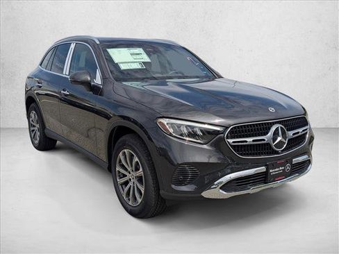 Certified 2025 Mercedes-Benz GLC 300 image 6