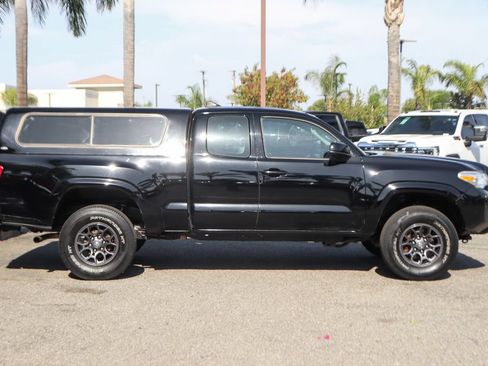 Used 2016 Toyota Tacoma SR w/ SR Convenience Package AWD/4WD image 11
