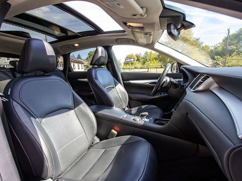 Used 2019 INFINITI QX50 Essential w/ Premium Heat Package image 20