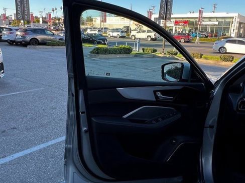 New 2026 Acura MDX SH-AWD image 18